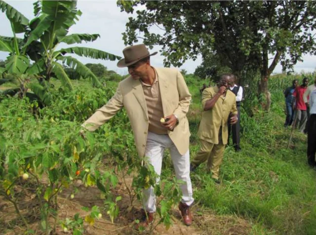 Moïse Katumbi dans l'une de ses exploitations