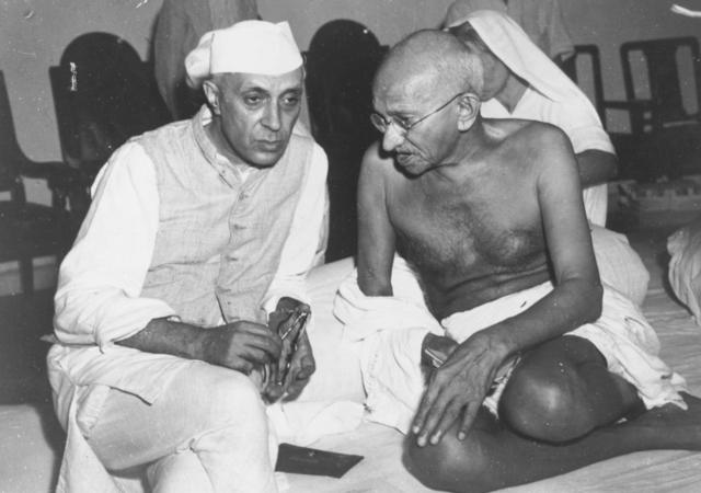 Nehru y Gandhi.