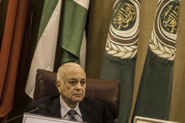 الأمين العام لجامعة الدول العربية نبيل العربي يحضر اجتماع وزراء الخارجية العرب لانتخاب أمين عام جديد للجامعة في العاصمة المصرية القاهرة، في 10 مارس 2016.