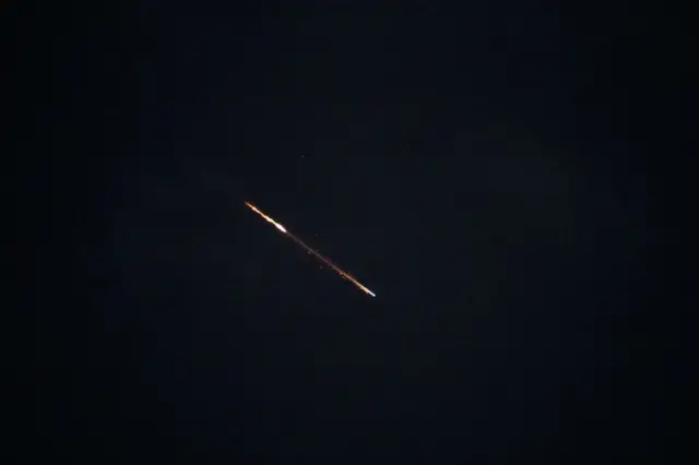 انفجارات في سماء تل أبيب عقب الهجوم الإيراني في 14 أبريل/نيسان 2024