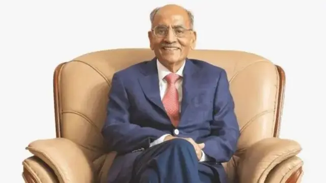 ایس پی اوسوال انڈیا کی ٹیکسٹائل انڈسٹری کا ایک بڑا نام ہیں اور وردھمان گروپ کے سربراہ ہیں