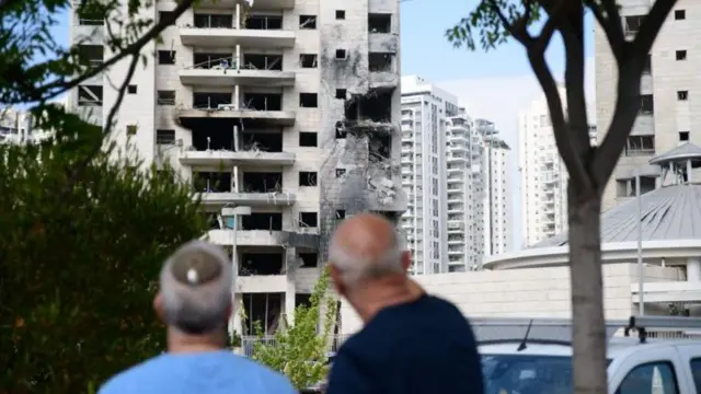 ባሊስቲክ ሚሳይል ኢራን ኣብ ተል ኣቪቭ ዝሃረሞ ህንጻ