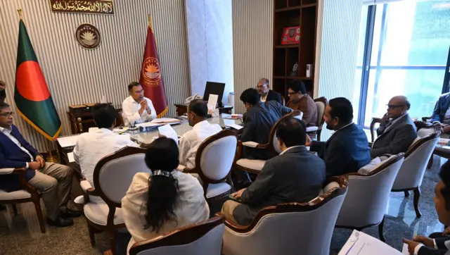 কৃষক কার্ড নিয়ে প্রধানমন্ত্রীর কার্যালয়ে সভায় প্রধানমন্ত্রী তারেক রহমান