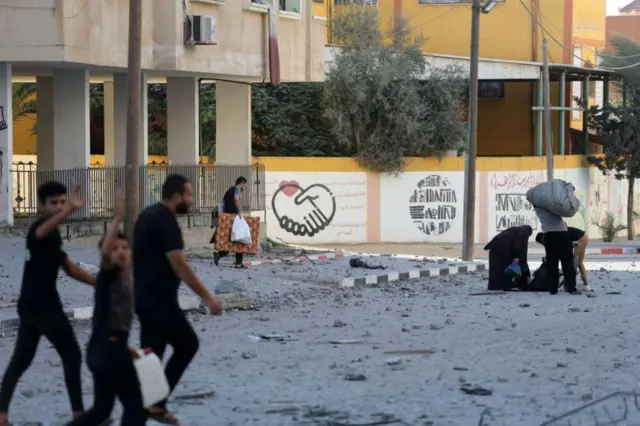 అల్‌జహ్రాపై బాంబు దాడులు 