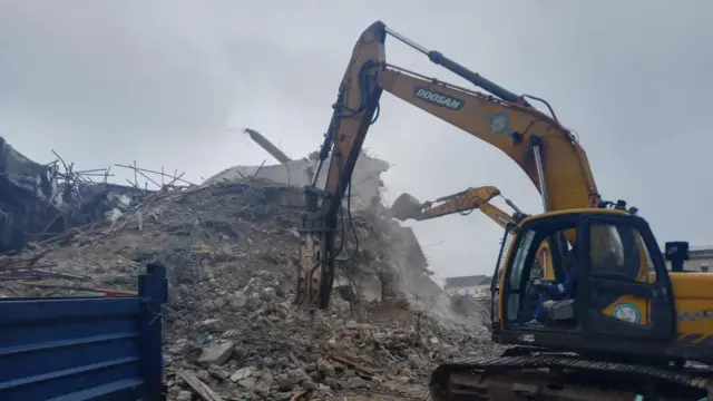 Lagos building collapse: How Lekki seven storey building fall down - Fotos