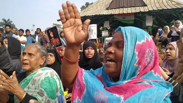 মঙ্গলবার থেকে শুরু হয়েছে কলকাতায় এই লাগাতার বিক্ষোভ