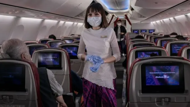 พนักงานต้อนรับบนเครื่องบิน