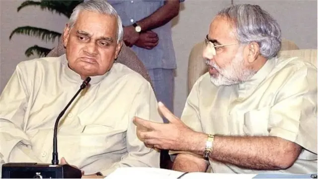 पूर्व भारतीय प्रधानमंत्री अटल बिहारी वाजपेयी और पीएम नरेंद्र मोदी