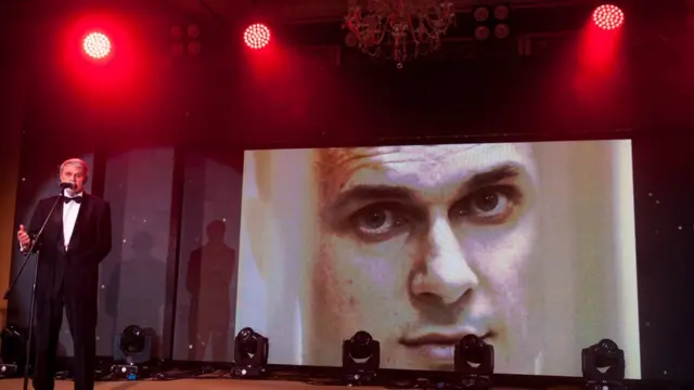 Під час церемонії лунали заклики до звільнення з російської в'язниці Олега Сенцова