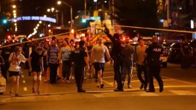 Ndị uweojii chụpụrụ ndị mmadụ n'ogbe ahụ