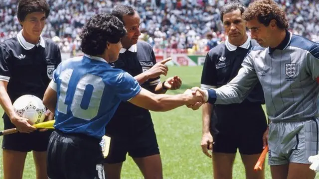 Diega Maradona and Peter Shilton shake hands at the 1986 World Cup