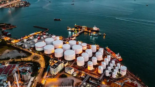 তেল পরিশোধন ক্ষেত্র 