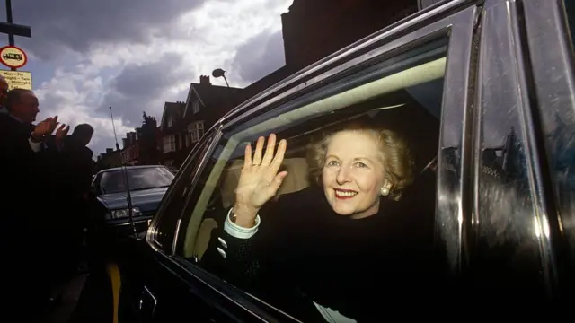 Маргарет Тэтчер в машине