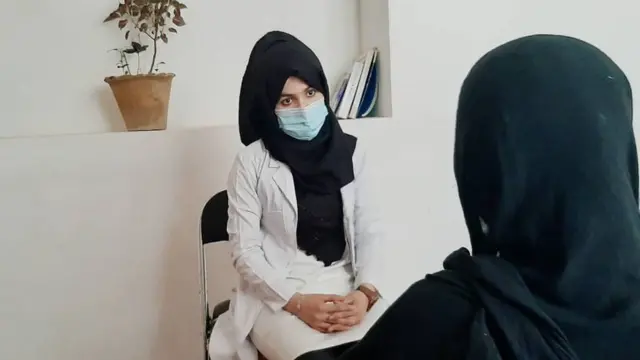 آرزو عزیزی، مددکار اجتماعی و مشاور روانی در ولسوالی کهمرد ولایت بامیان