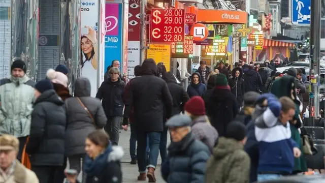 Українці зможуть оплатити навчання чи лікування за кордоном в межах 150 тис. грн на рік