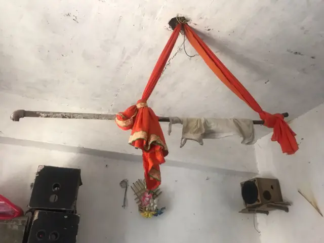 अर्चना पुलिस में भर्ती होना चाहती थीं. उन्होंने अभ्यास करने के लिए घर में ही ये जुगाड़ किया था