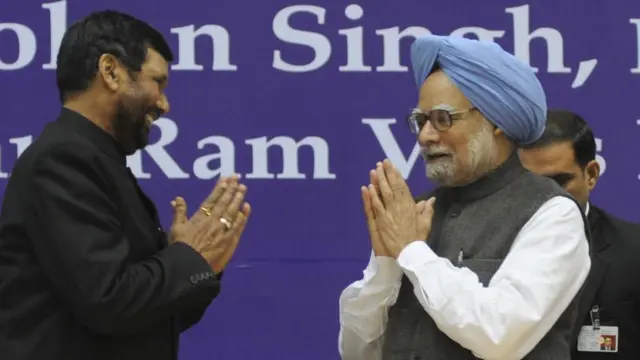 मनमोहन सिंह के साथ रामविलास पासवान