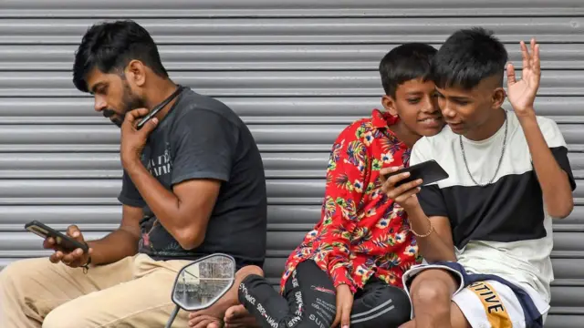 मोबाइल फोन