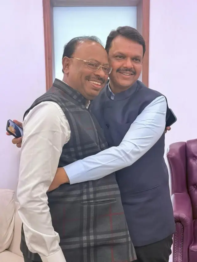 विजयानंतर देवेंद्र फडणवीस आणि चंद्रशेखर बावनकुळे