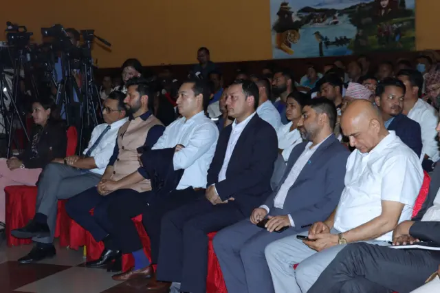 रवि लामिछाने, स्वर्णिम वाग्ले र डीपी अर्याल