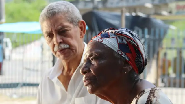 Maria das Dores e Assis Braga, moradores da Vila Kennedy