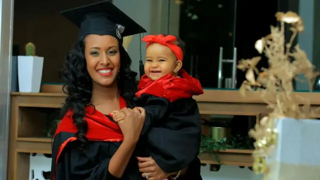 ገነት ጸጋይ ኣብዚ ኣመት ካብ ዩኒቨርሲቲ ኣዲስ ኣበባ ብ'ላንድስኬፕ ኣርክቴክቸር' ብካልኣይ ዲግሪ ተመሪቓ