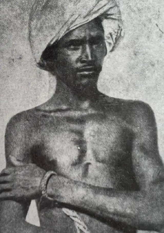 बिरसा मुंडा का जन्म 15 नवंबर, 1875 को मुंडा जनजाति में हुआ था.