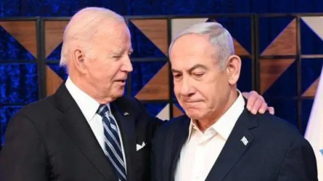 Ifoto igaragaza Biden (ibumoso) na Netanyahu
