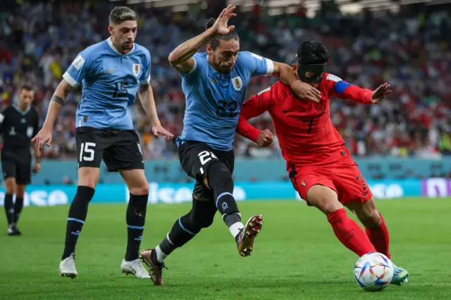 Т﻿үштүк кореялыктардын жылдызы Сон Хын Мин 1-ноябрда жаракат алып, атайын маска менен ойноду