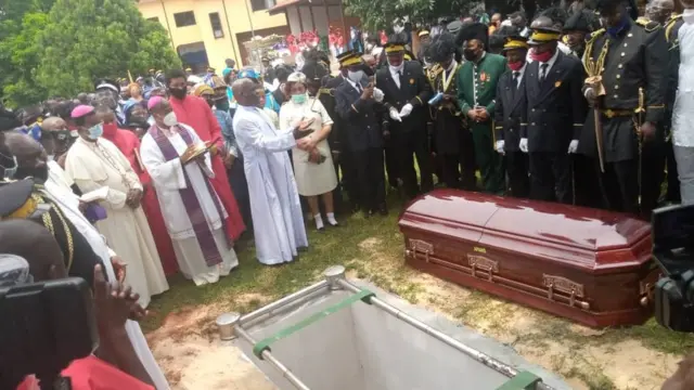 Etu e si lie Tonimas