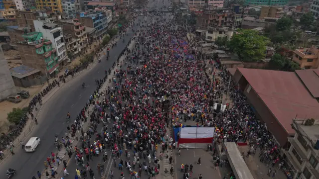 काठमाण्डूको बल्खु क्षेत्रमा राप्रपाको सभाको ड्रोनबाट खिचिएको हवाई तस्बिर