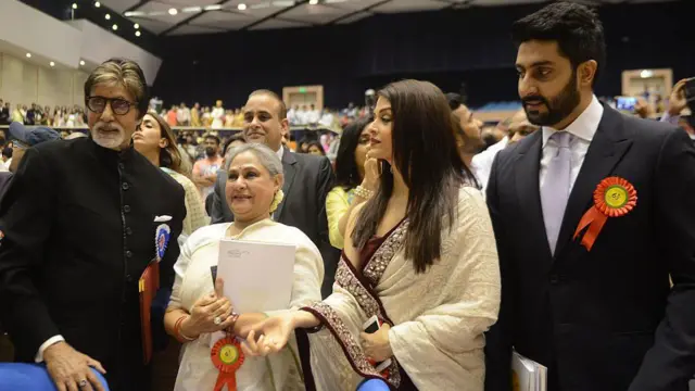 अमिताभ बच्चन परिवार के संग