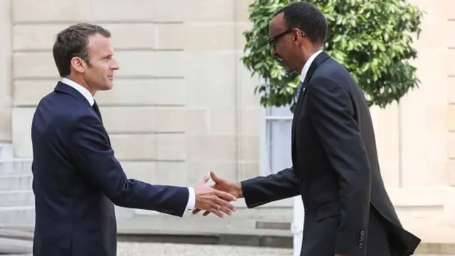 Le président rwandais Paul Kagamé reçu à l'Elysée par Emmanuel Macron, le 23 mai 2018.