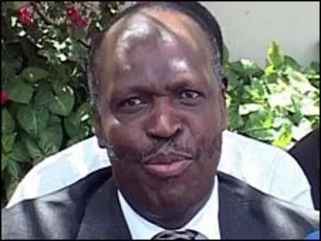 Elle avait été élue une première fois après le décès de son mari dans un crash.