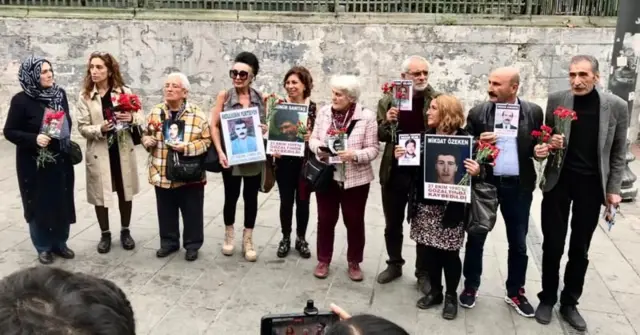 Son dönemde küçük bir grubun basın açıklaması yapmasına izin veriliyor. 