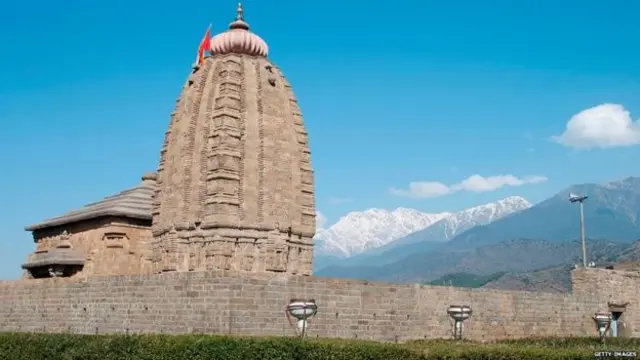 जोशीमठ वसण्यापासून ते खिळखिळं होण्यापर्यंतची संपूर्ण कहाणी 