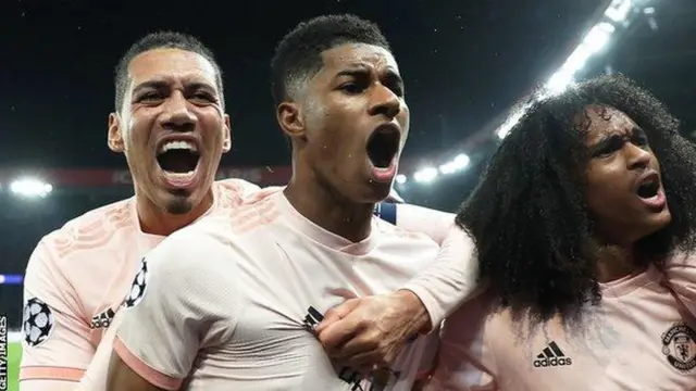 Marcus Rashford ghi bàn từ cú phạt penalty vào phút chót đưa Manchester United vào tứ kết sau khi thắng PSG ở vòng 16 đội.