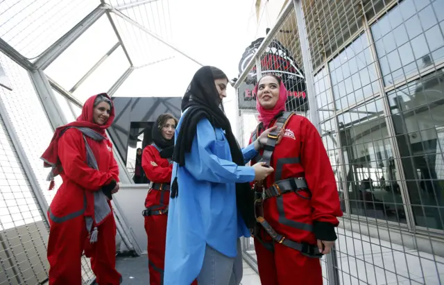 سکویی برای بانجی‌جامپینگ