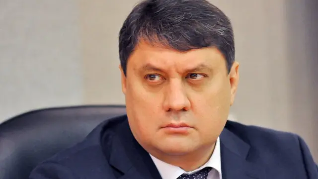 Ринат Ахметчин в 1984 году устроился слесарем в Норильский шахтопроходческий трест, а в 2017 году был избран главой Норильска