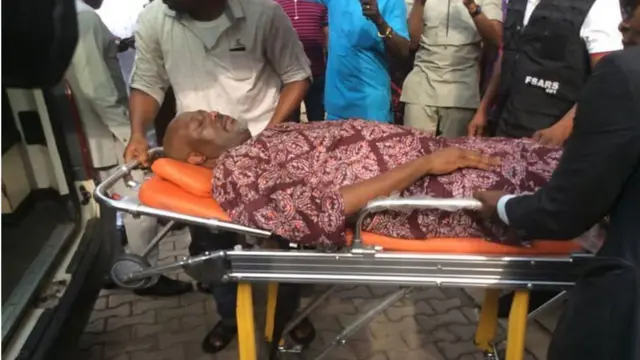 Àwòrán Dino Melaye lórí ìbùsùn