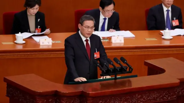 李強作其任內第一份政府工作報告。