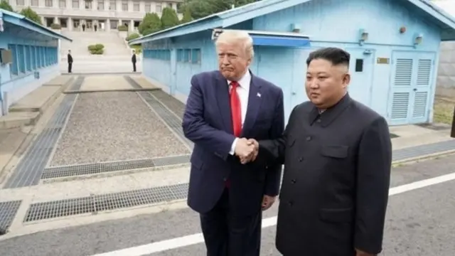 Trump na Kin nọ n'ime agbaagha (DMZ)