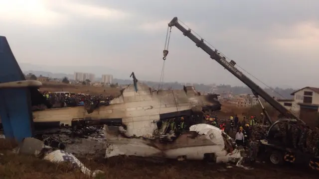 ढाकाबाट आएको विमान दुर्घटनाग्रस्त