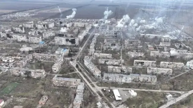 Угледар шаҳрининг осмондан кўриниши