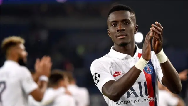 e milieu sénégalais de 29 ans