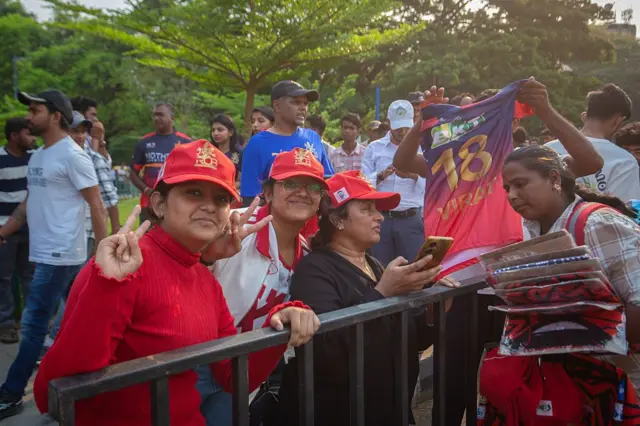 தொடங்கியது ஐபிஎல் 2026: ஆர்சிபிக்கு எதிராக சன்ரைசர்ஸ் ஹைதராபாத் முதலில் பேட்டிங்