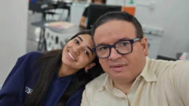 Shailyn Peña con su padre Máximo.