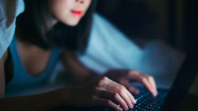 డేటింగ్ సర్వీసులు 