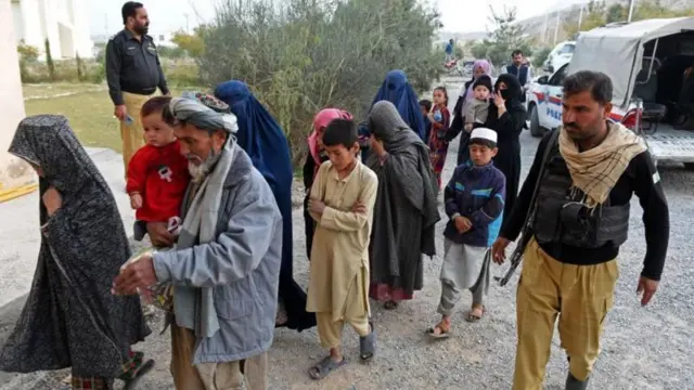 پاکستان: اکثر پناهجویان افغان از طریق این ایالت به افغانستان منتقل می‌شوند