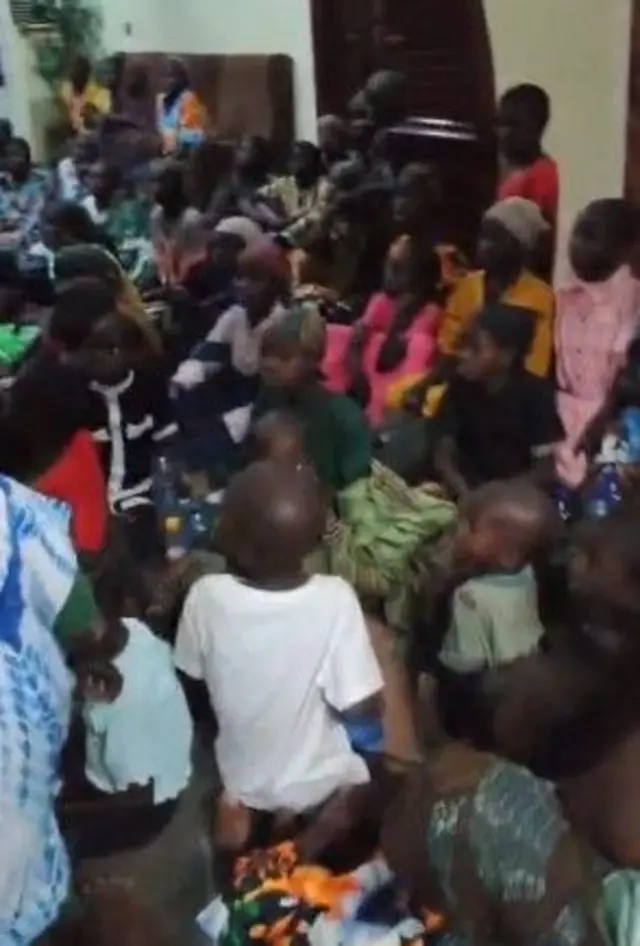 Awọn eeyan ilu Woro nipinlẹ Kwara ti wọn gba idande lọwọ ajinigbe